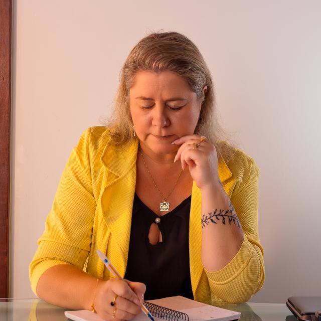 Retrato de Taís Ebert, fundadora e coordenadora da GlobalMente